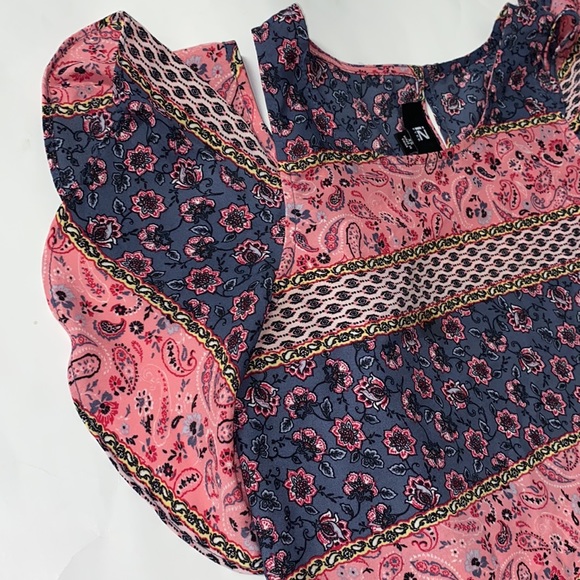 IZ Byer Women’s Cold Shoulder Top Women’s XS Floral Boho Pink Blue - Picture 5 of 10